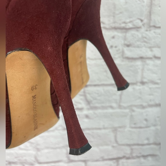 Manolo Blahnik Maroon Suede Ruched Bootie Size 39 - Picture 4 of 14